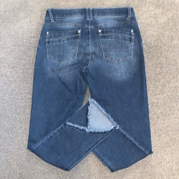 Democracy Jeans - Picture 2 of 8